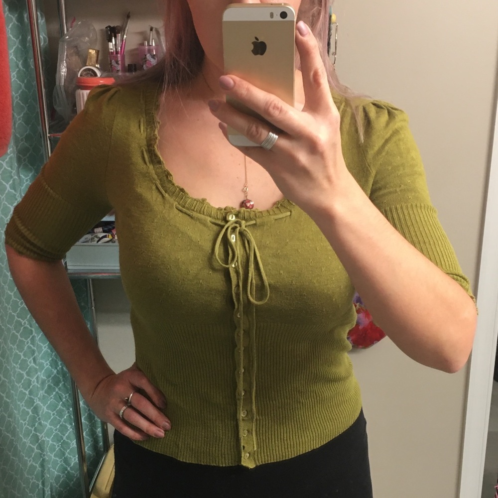 Betsy Johnson New York vintage details sweater